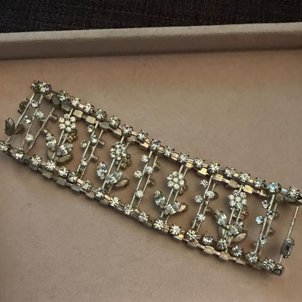 Women's Gold and Silver Jewelry